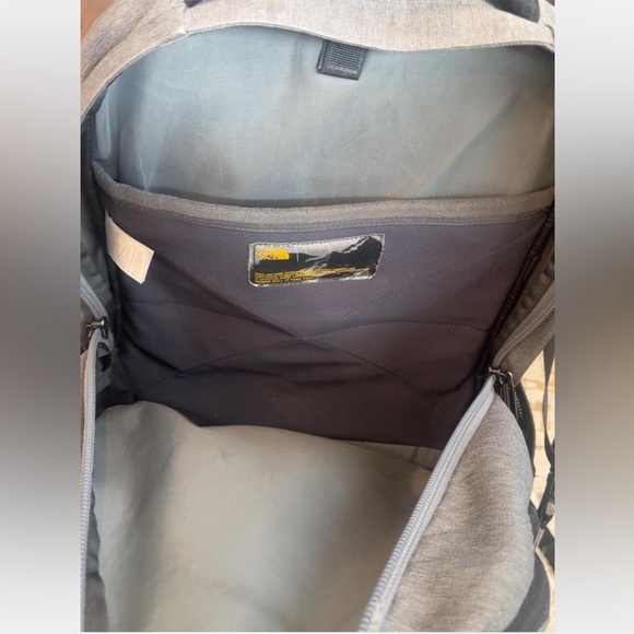 Grey and black The North Face backpack - Picture 5 of 8